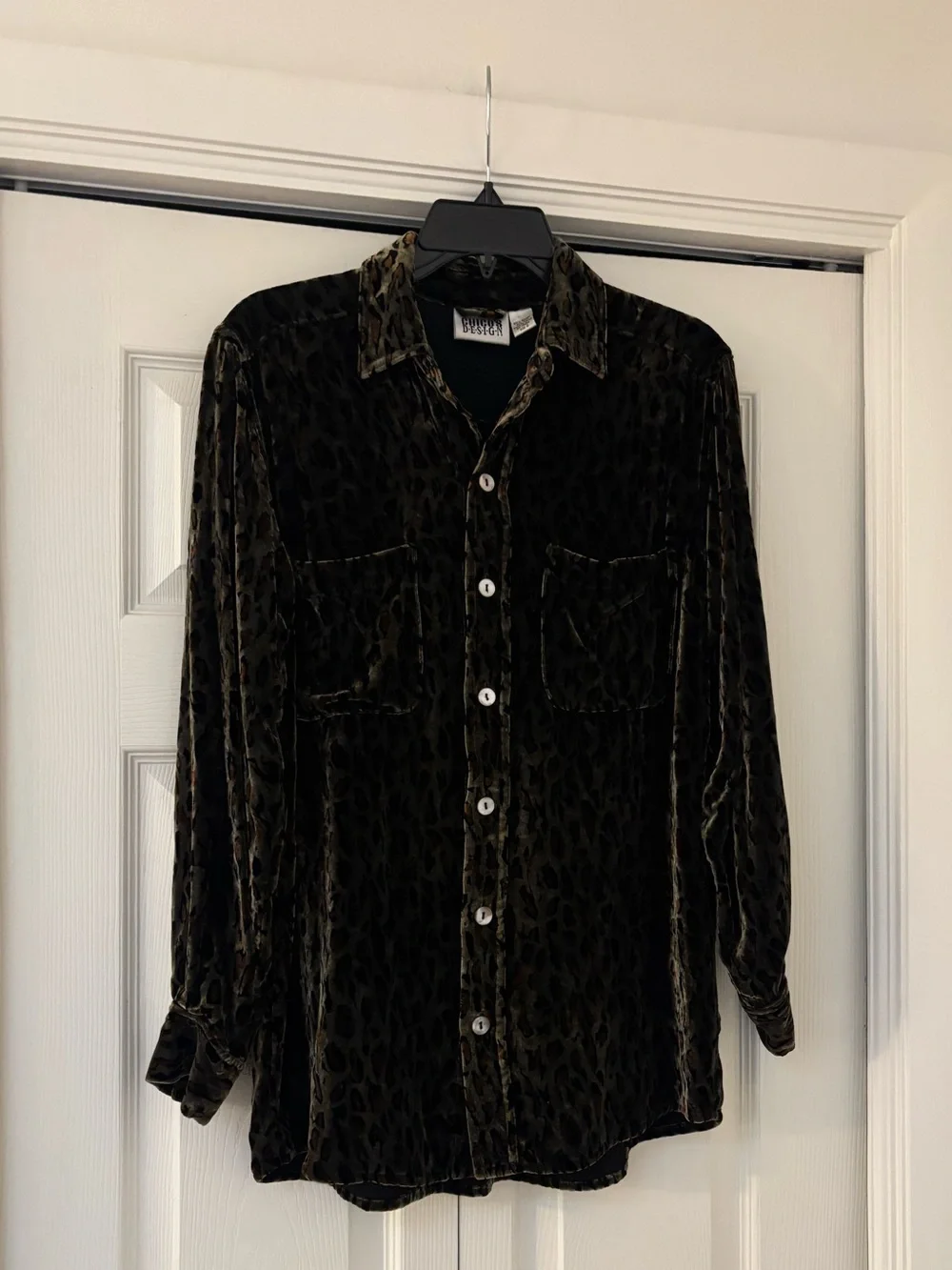 CHICO’S Olive and Black Leopard Print Faux Velvet Button Down Blouse - Picture 3 of 12